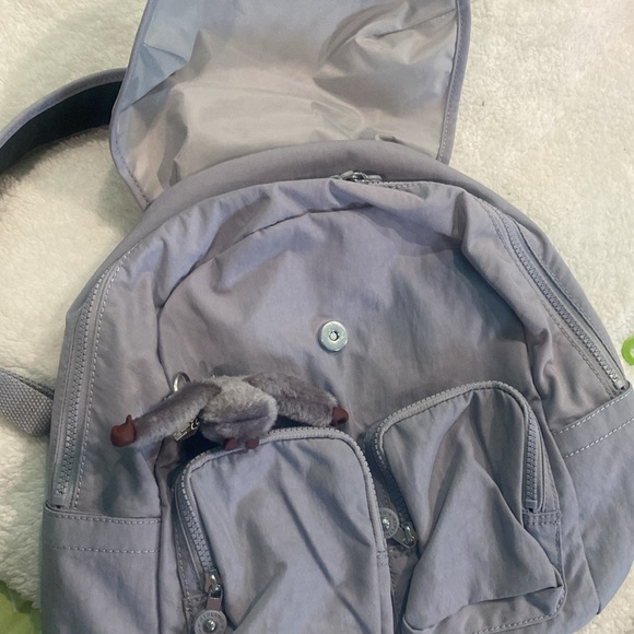 🆕🩶Kipling “Fiona” Backpack, Dove Grey (appears light Lilac)💜 - Picture 5 of 9